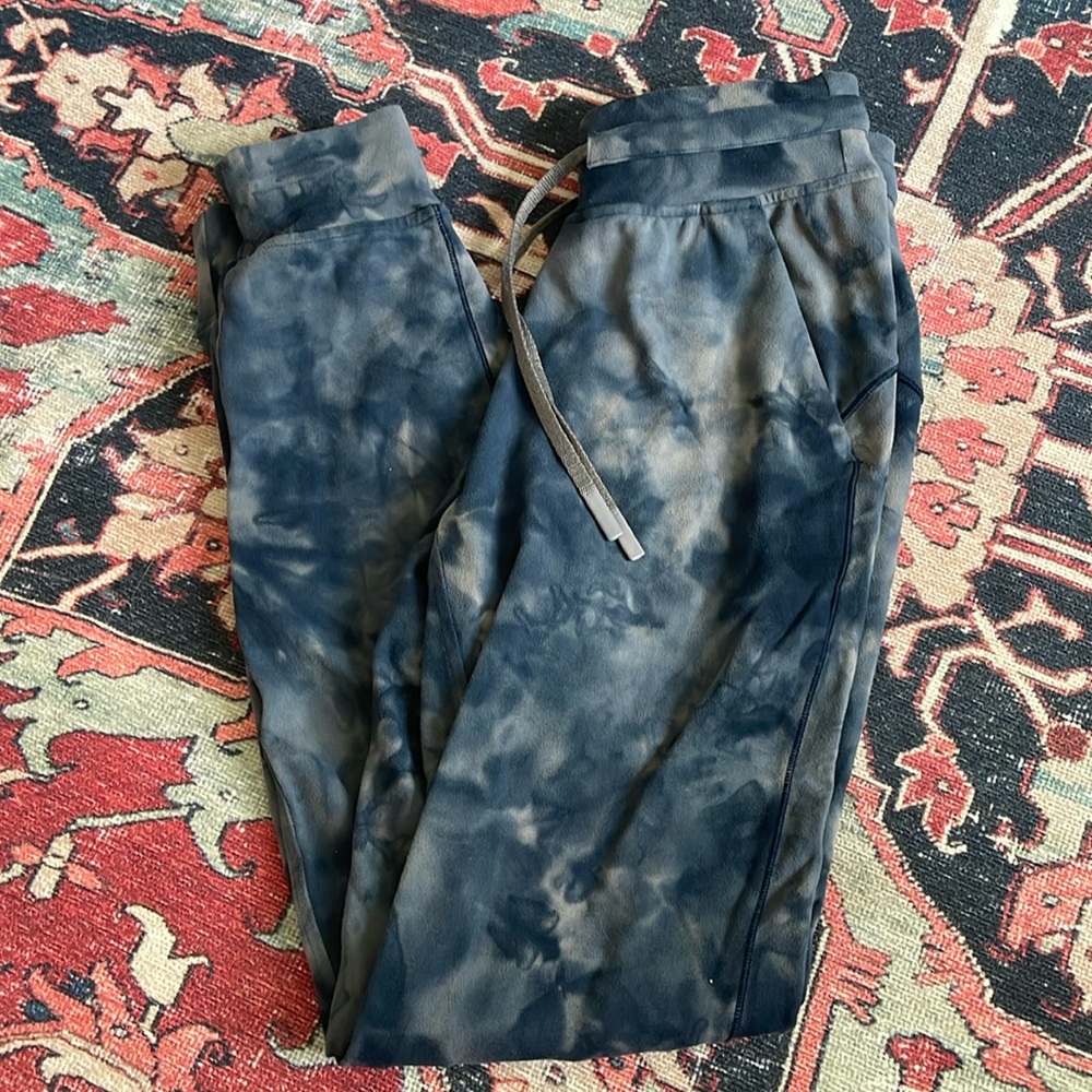 Lululemon joggers